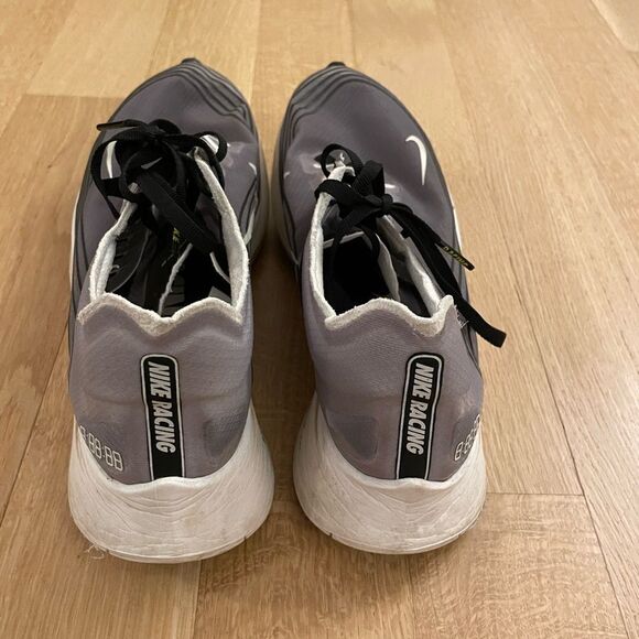 Men’s Nike running shoes - Picture 2 of 7